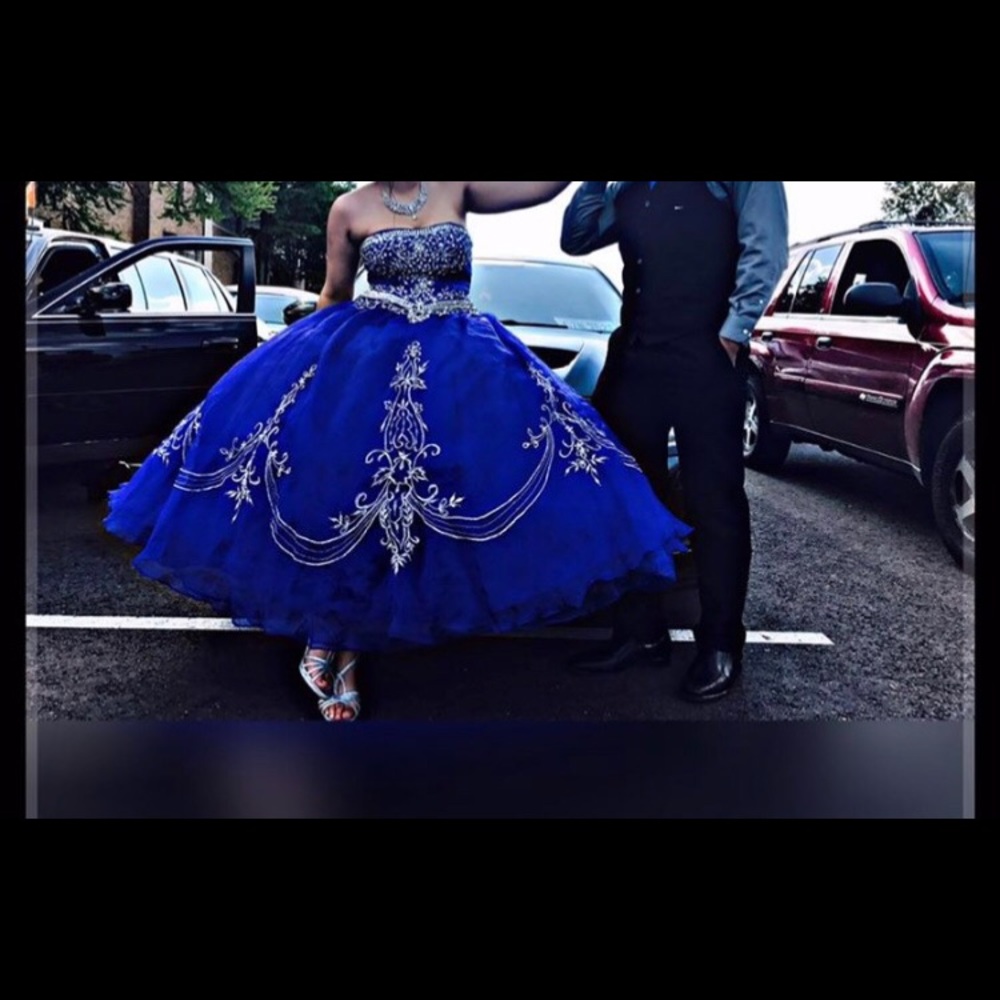 💙⚪️ Princess Style Prom Dress ⚪️💙